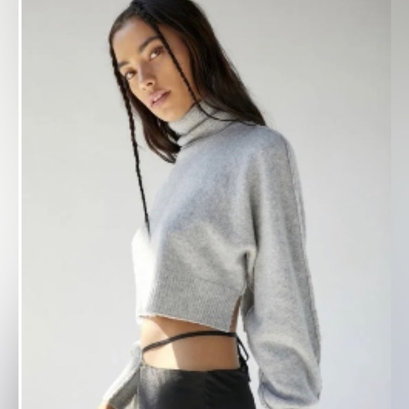Urban Outfitters Sweaters - Urban Outfitters Finley Crop Turtleneck sweater size S NWOT